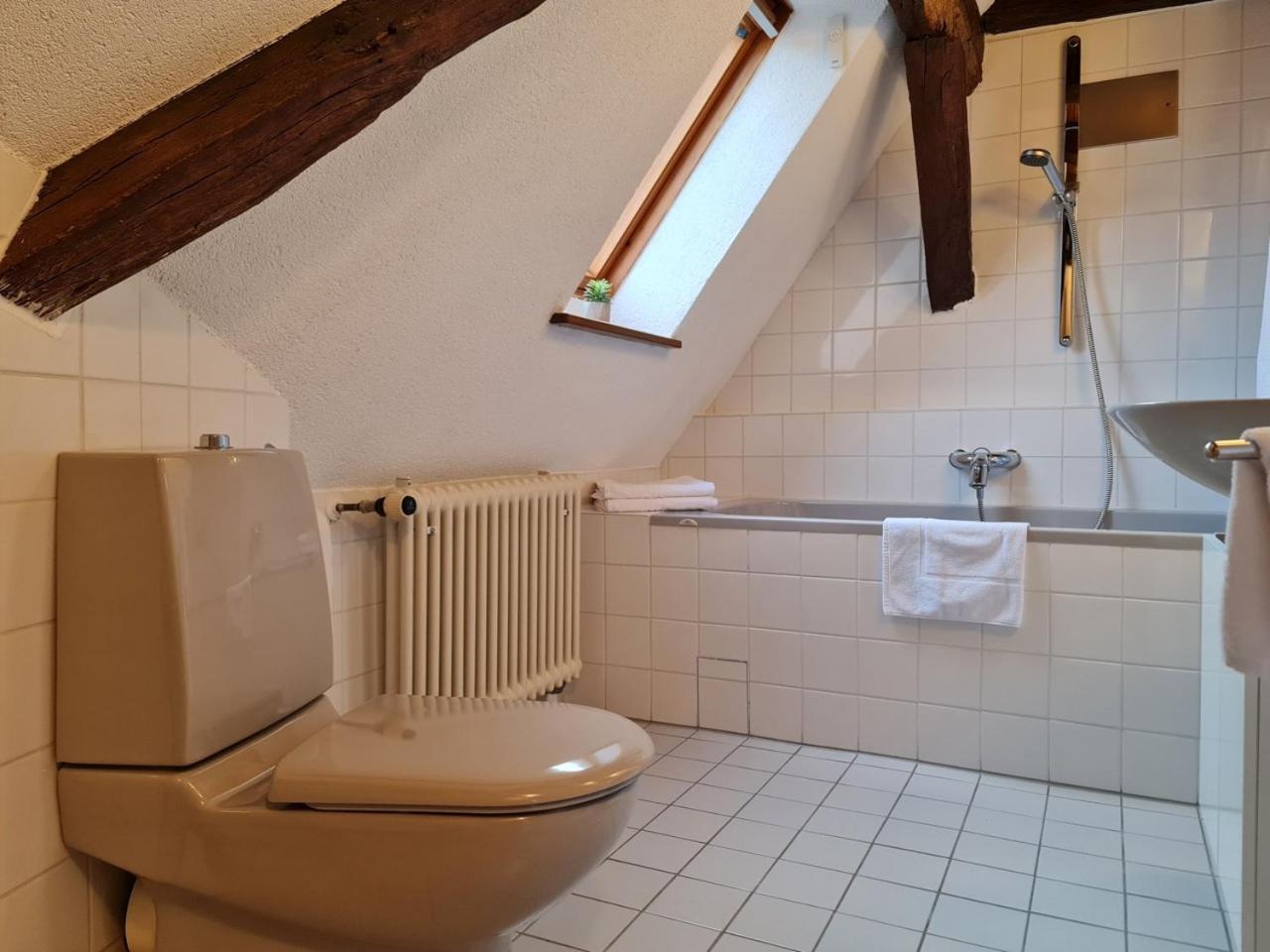 Avahome: Haus Fuer 16, Wlan, Parkplaetze, Netflix, Nespresso 坎德尔 客房 照片